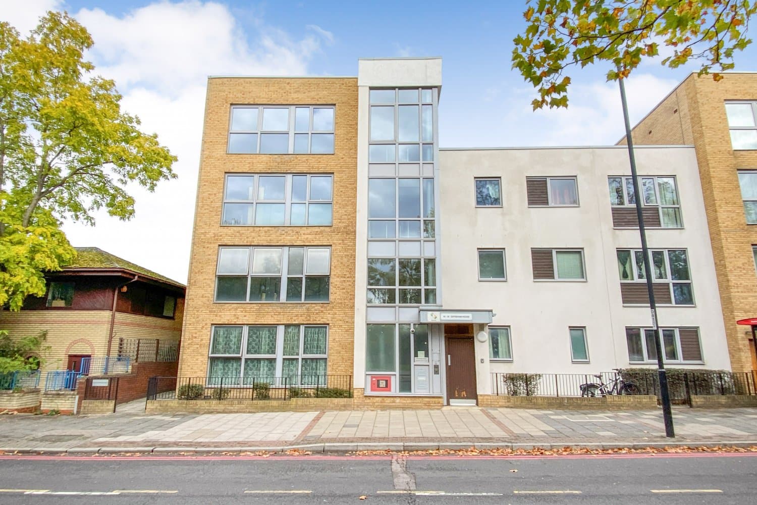 Flat 18 Estreham House