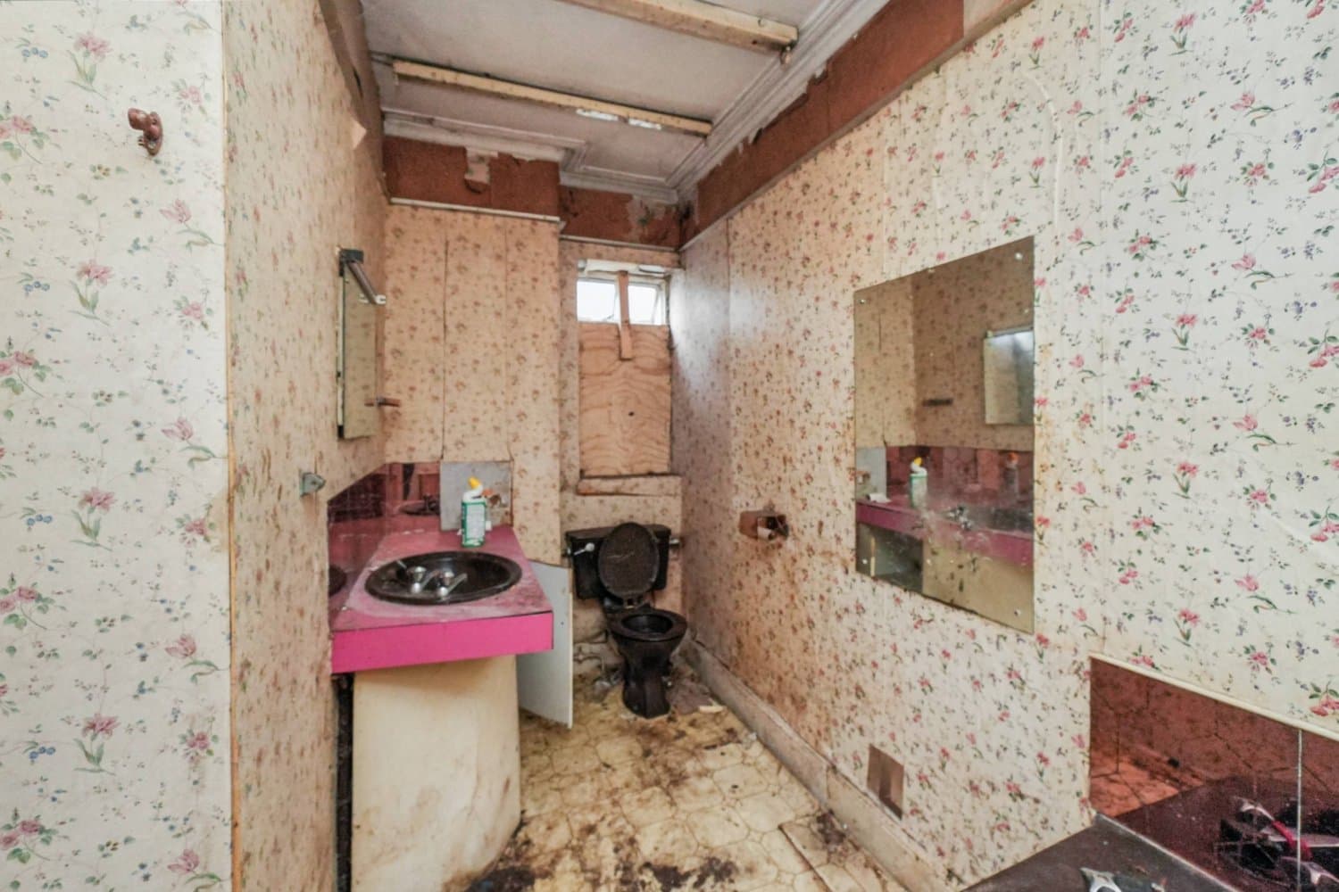 Five Bedroom Detached House