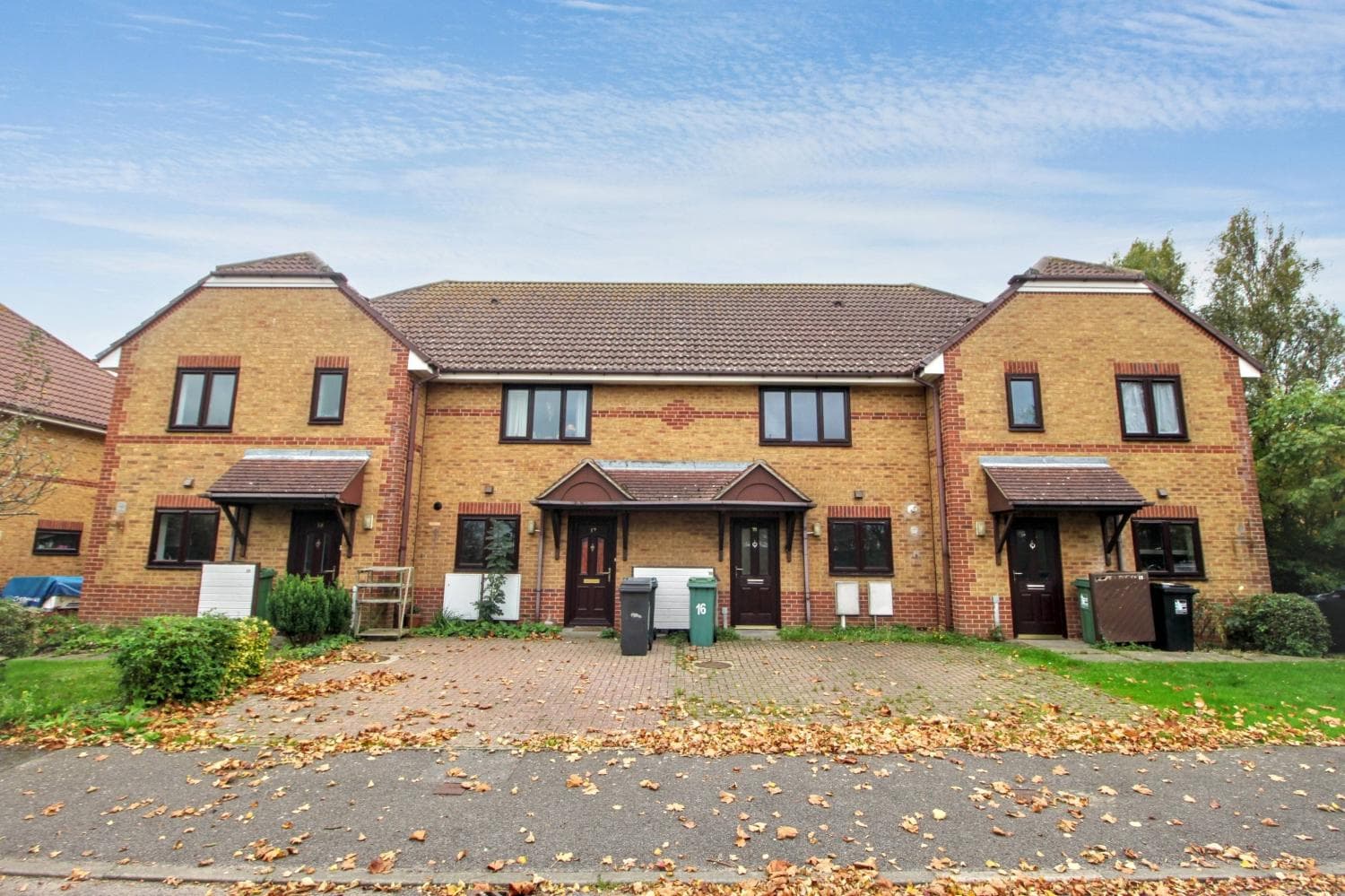 Two Bedroom Mid Terrace House with Garden
