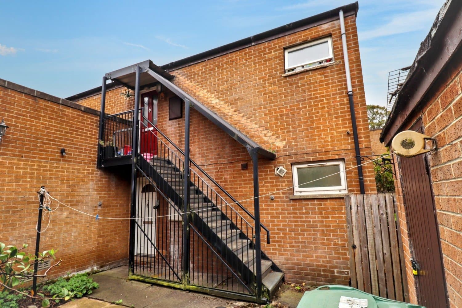 Ground Floor Two Bedroom Flat in Need of Modernisation