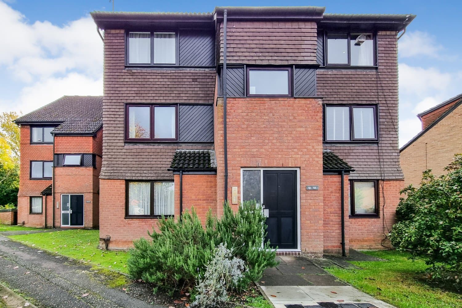 One Bedroom Flat in Need of Modernisation