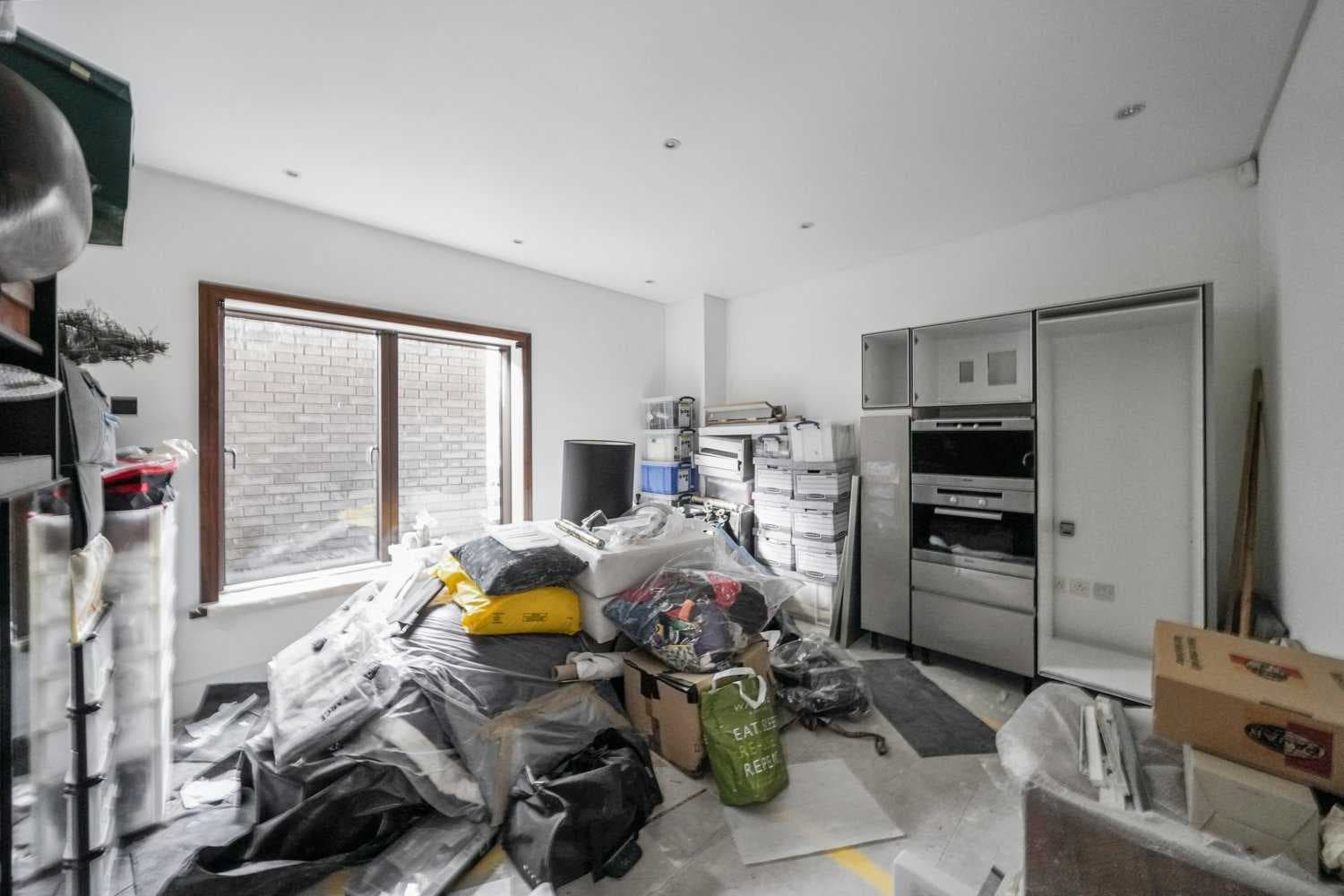 Large 5 Bedroom Family Home