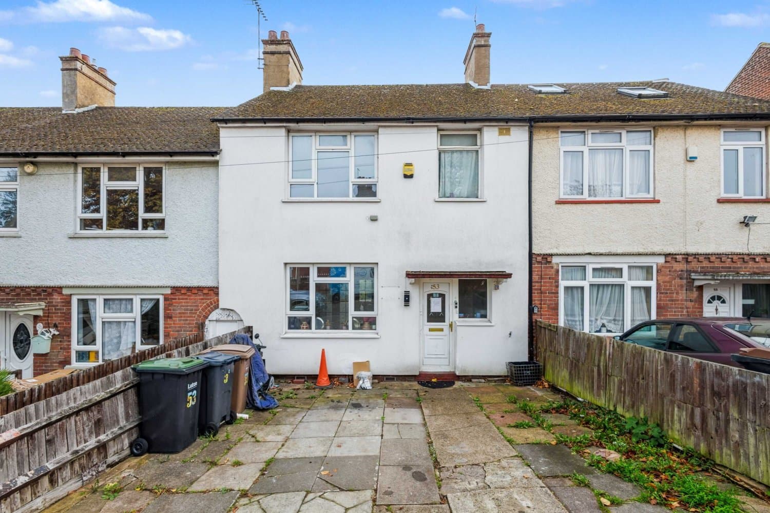 Freehold Terraced House in Luton