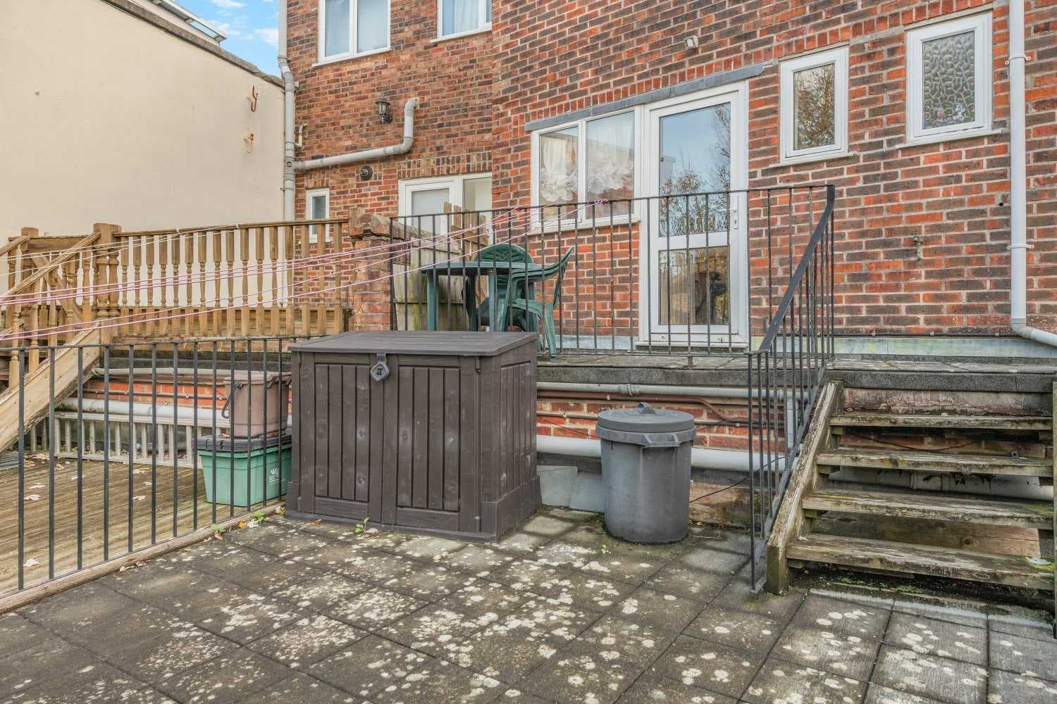 Freehold Mixed use opportunity