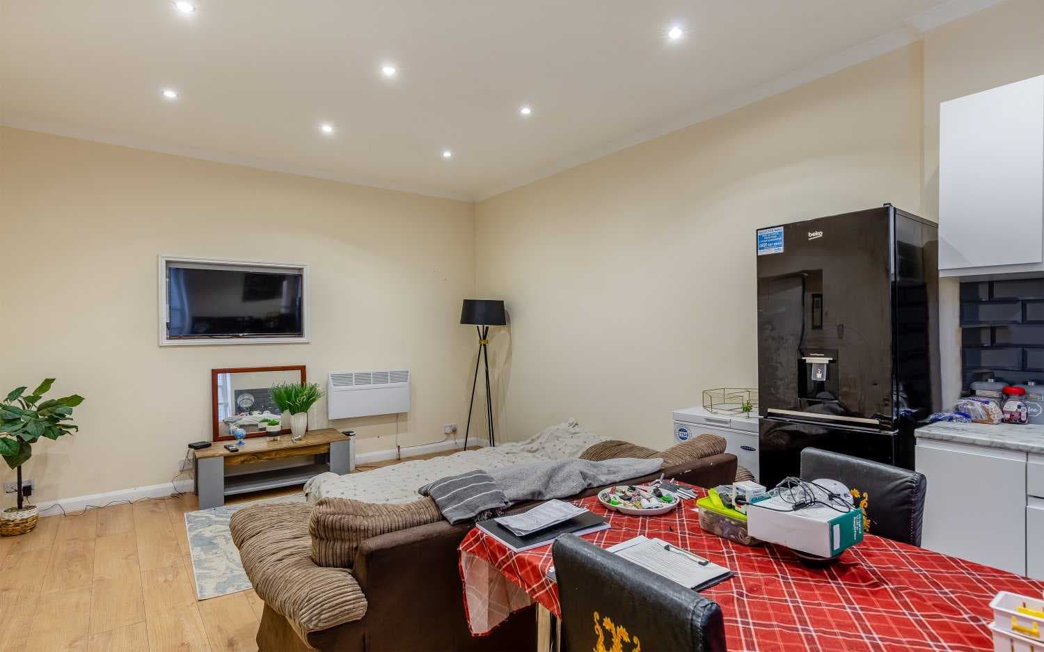 Freehold Mixed Use Retail and Residential Investment