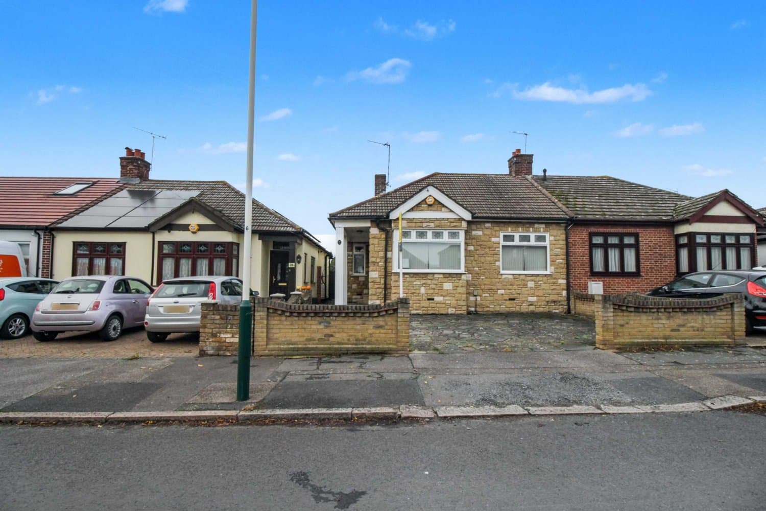 Two Bedroom Semi Detached Bungalow in Hornchurch