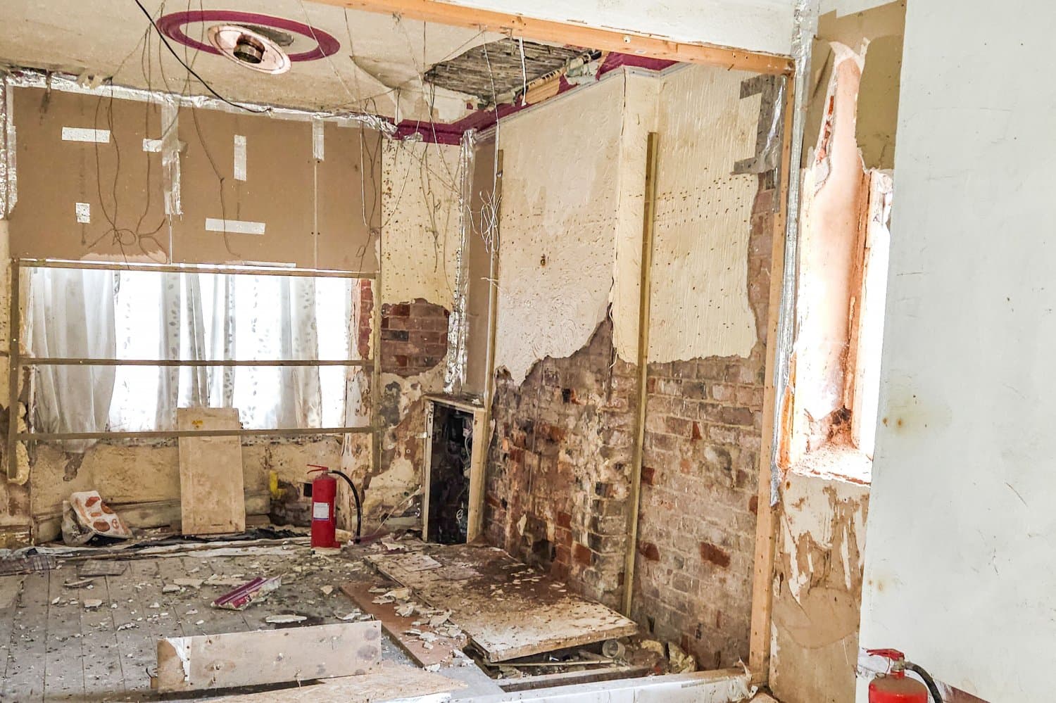 Substantial End of Terrace Property