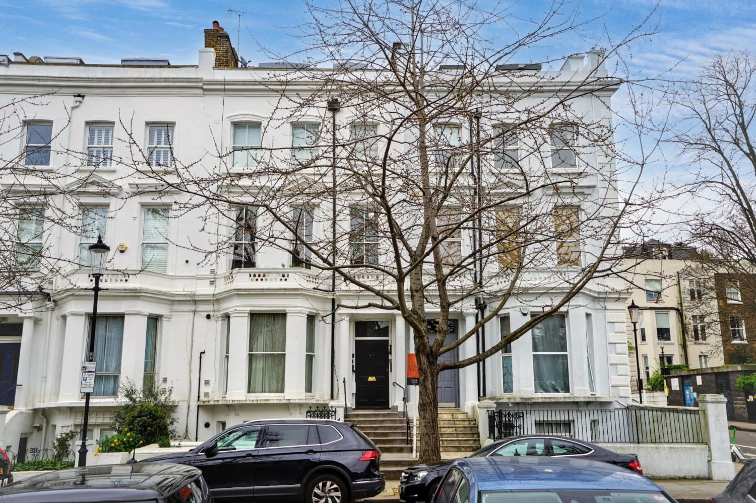 One Bedroom Third Floor Flat in Need of Modernisation