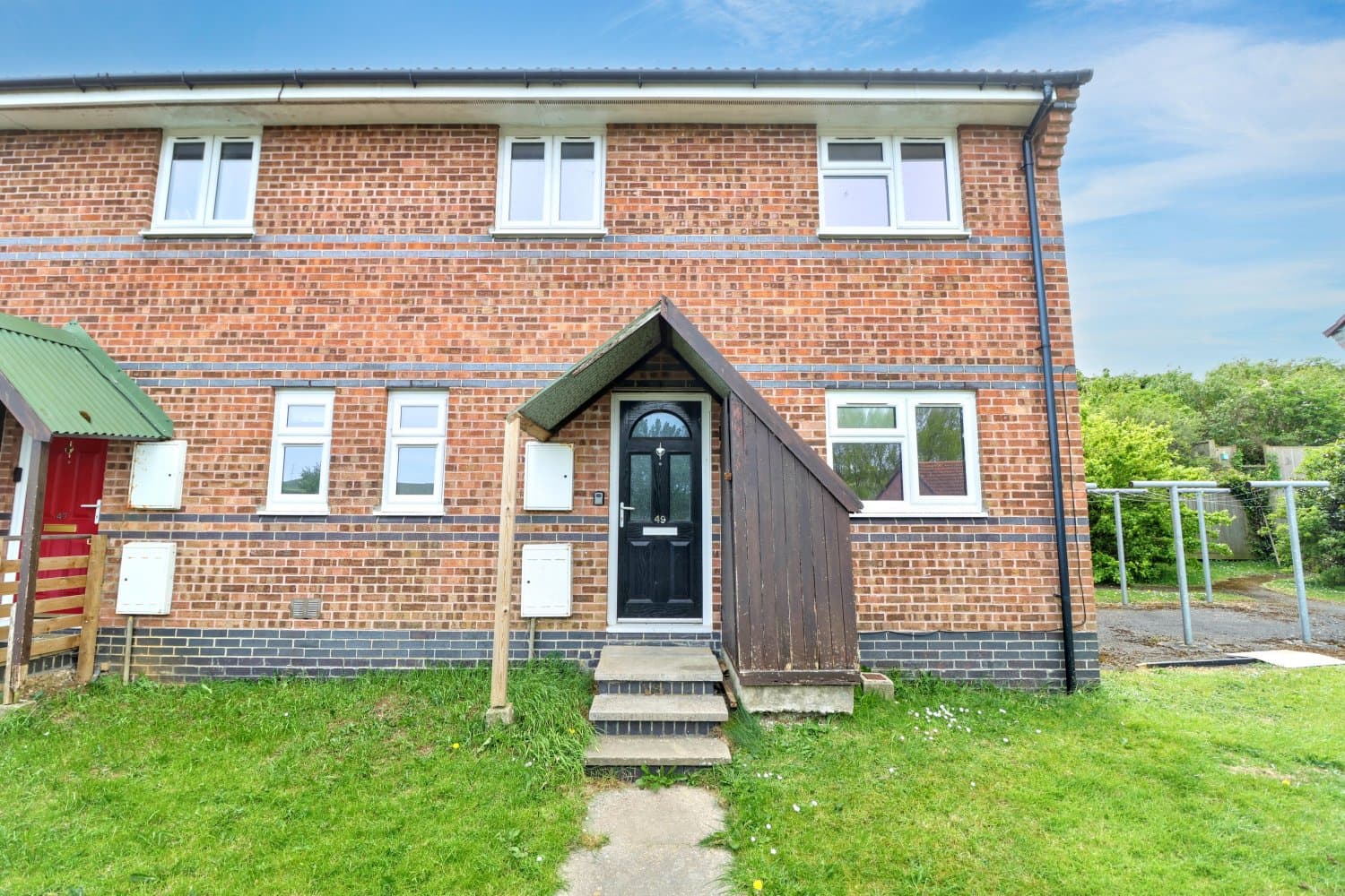 Three Bedroom End of Terrace House