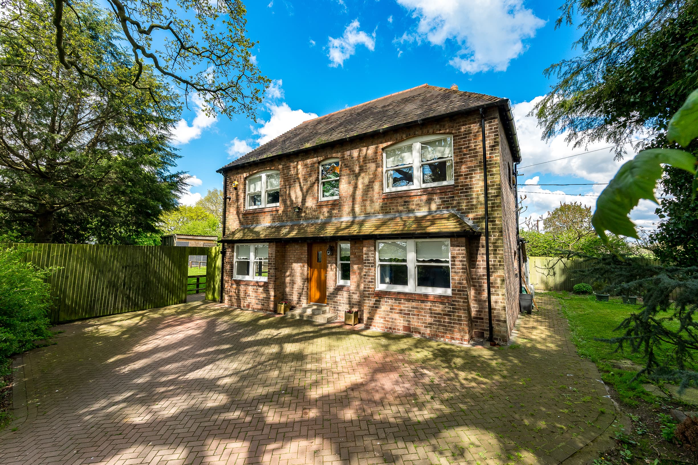 3 Bed Detached House For Sale
