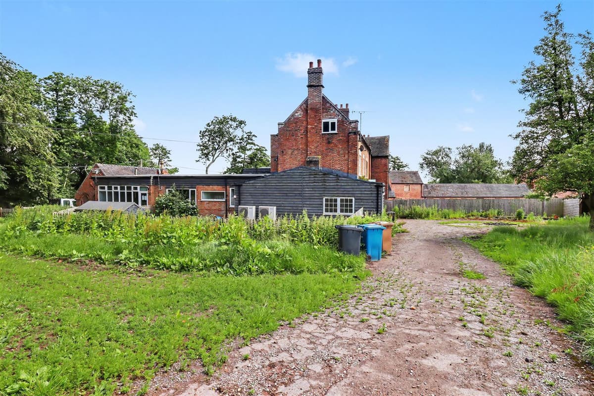 Period 4/5 Bedroom Semi-Detached Farmhouse & Annex with Development Potential