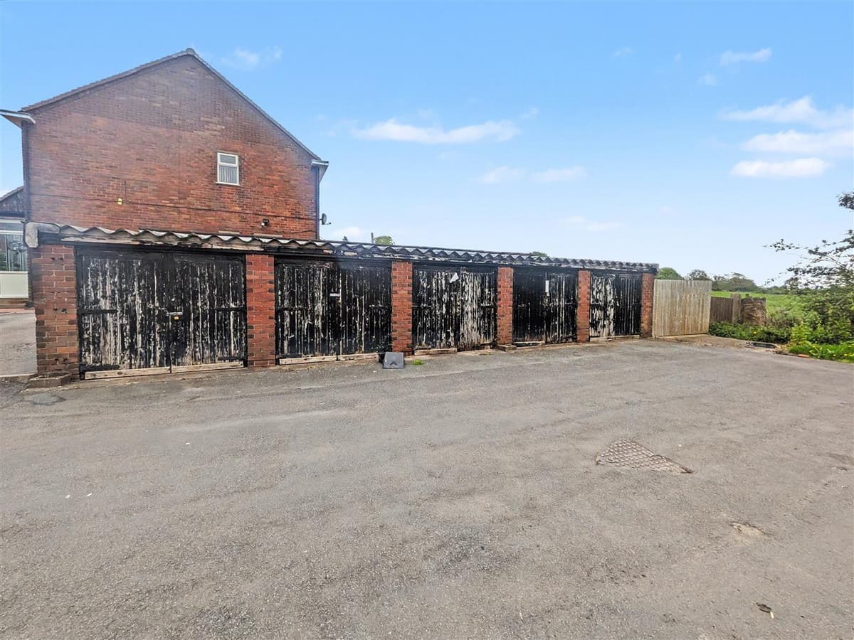 Land Comprising 5 Domestic Garages