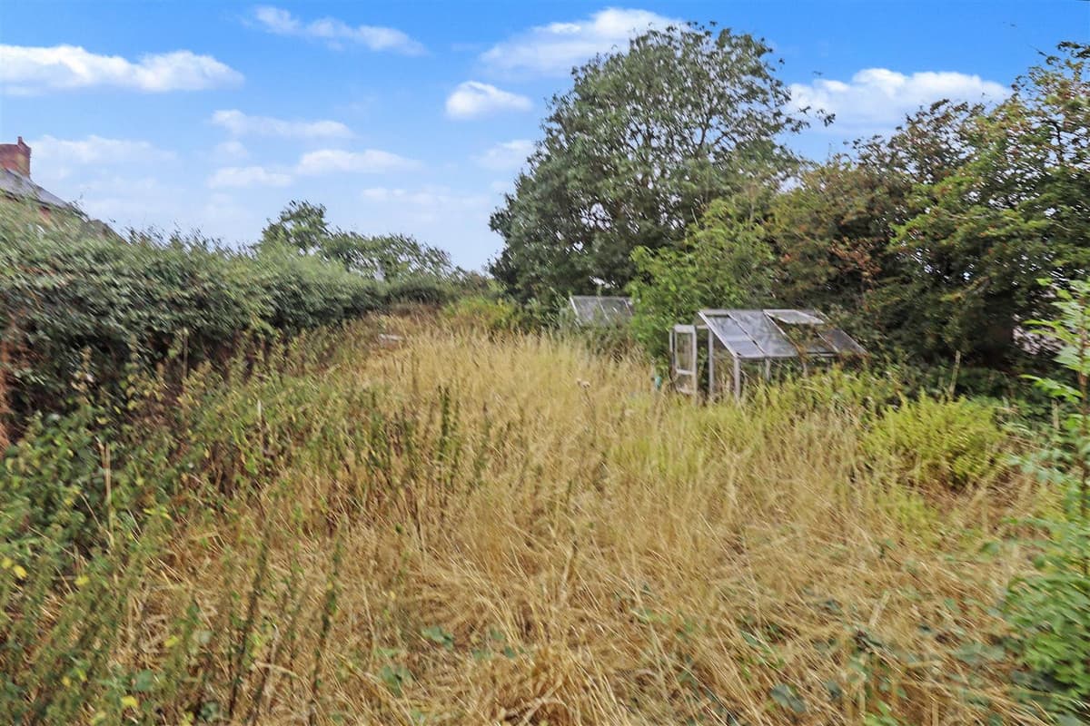 Freehold Garden Land with Potential Uses
