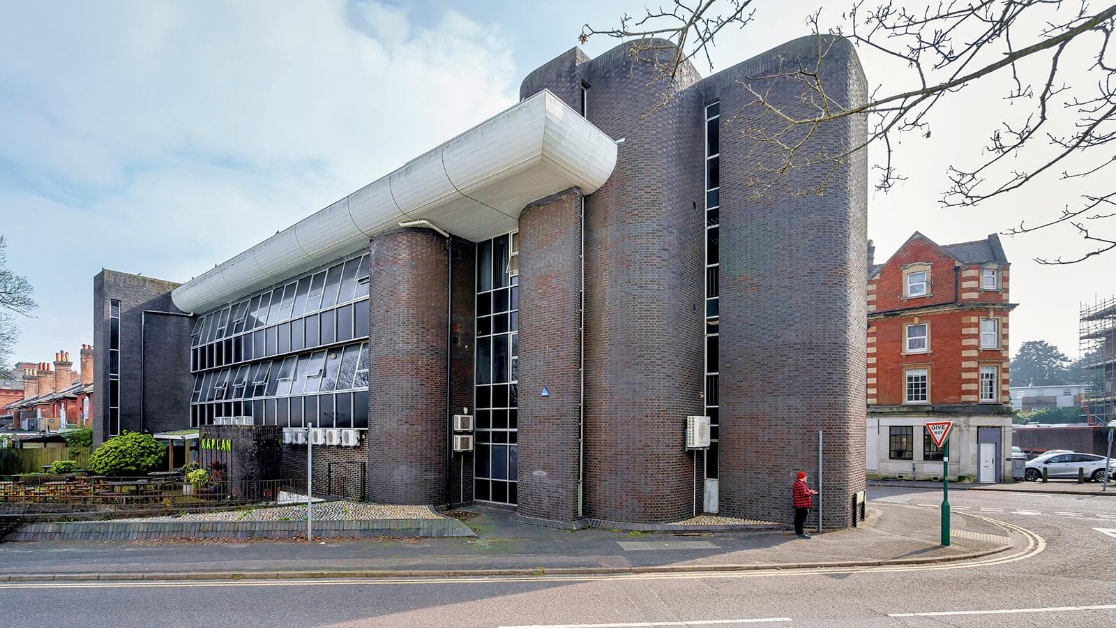 Freehold Language School Investment in Affluent Bournemouth Suburb