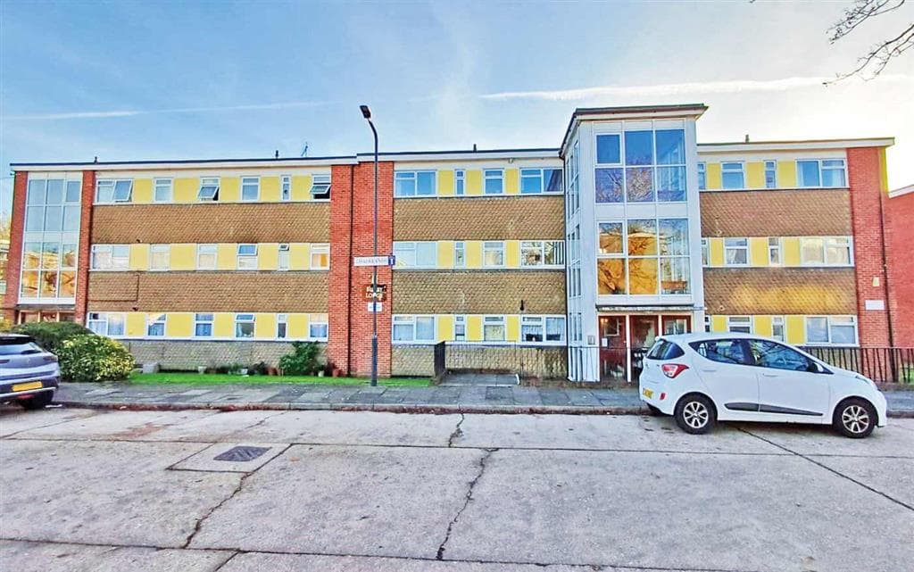 Leasehold 2nd Floor Two-Bedroom Flat