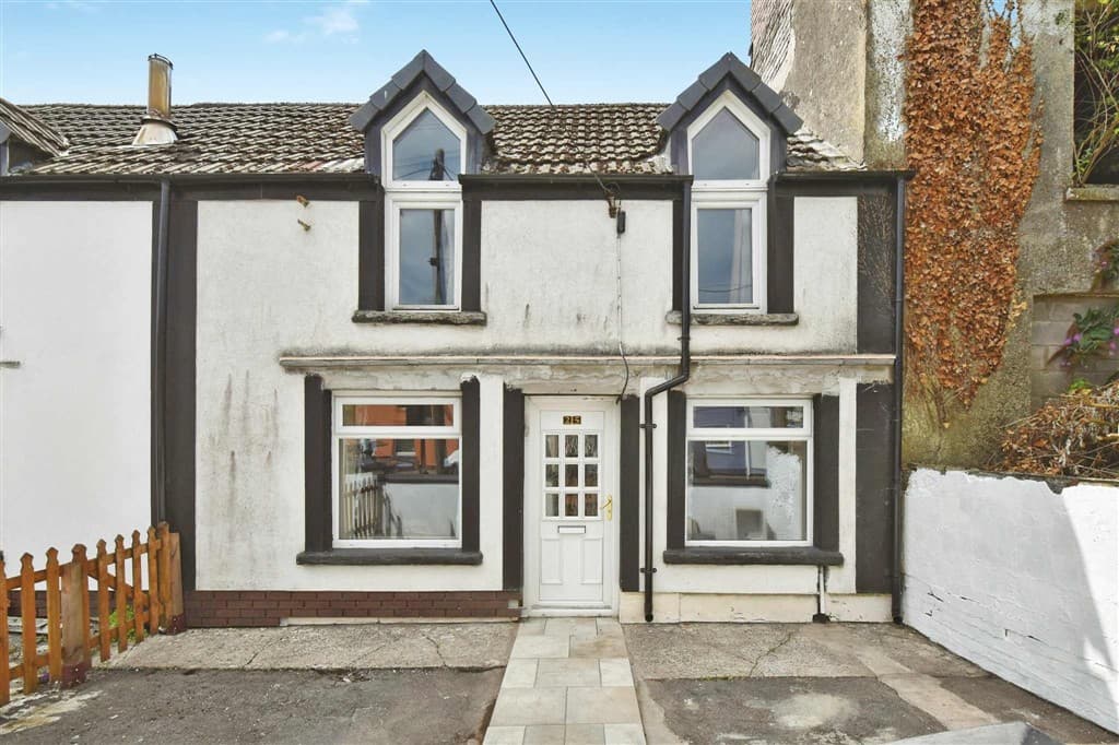 Three Bedroom Mid Terrace House