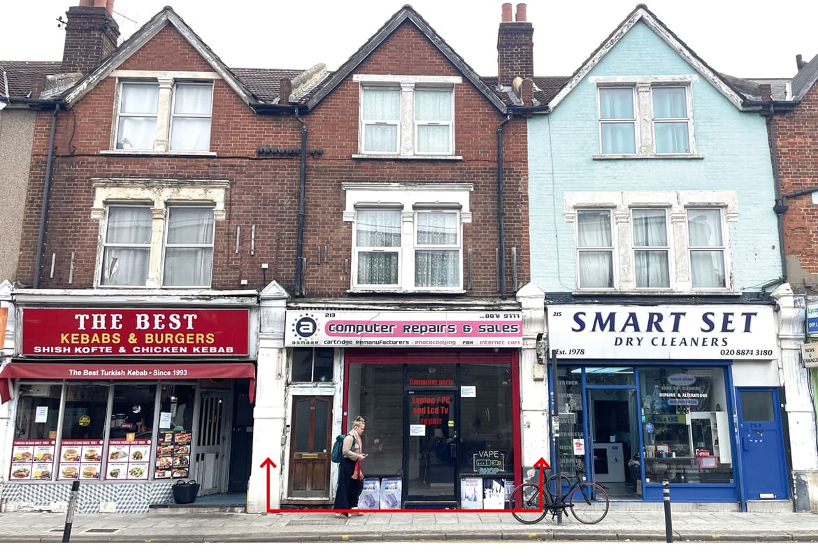 Freehold Vacant Shop with Flat