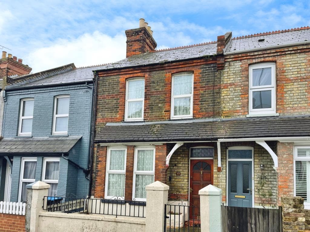 Mid-Terrace House For Refurbishment
