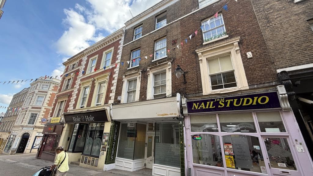 Flat For Investment With Share Of Freehold