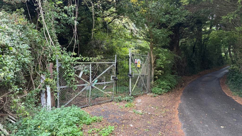 Builders Yard With Potential