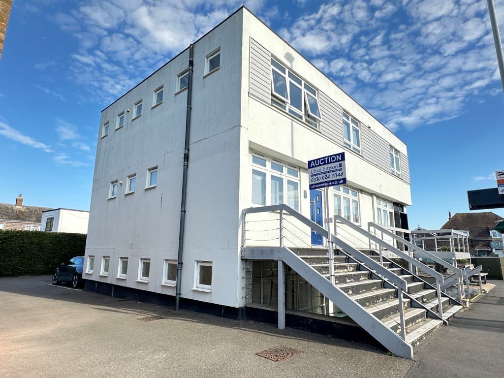 Studio Flat In Seafront Location