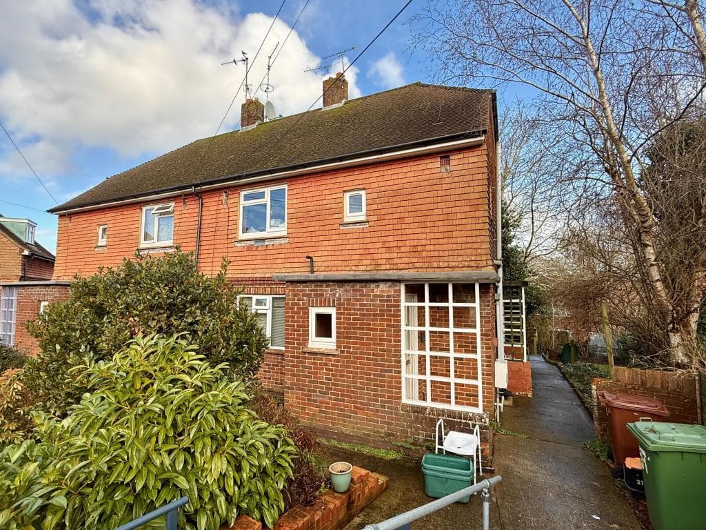 First Floor Flat For Improvement