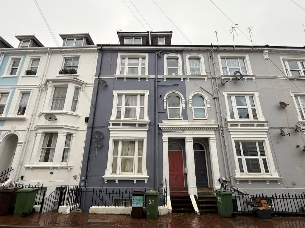 Block Of Five Flats For Investment In Town Centre