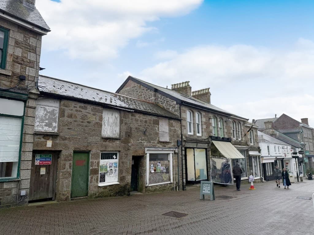 Freehold Commercial Building With Planning For Re-Development