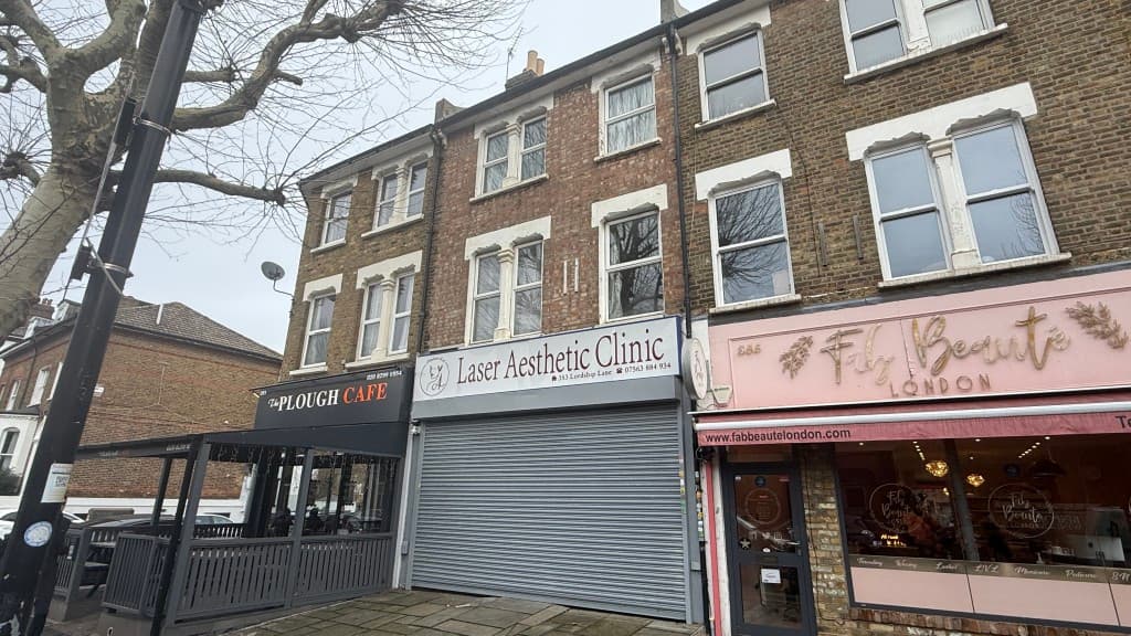 Vacant Split-Level Maisonette For Investment