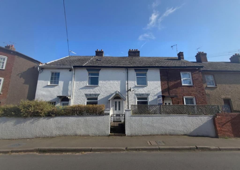 Spacious Mid-Terrace Property