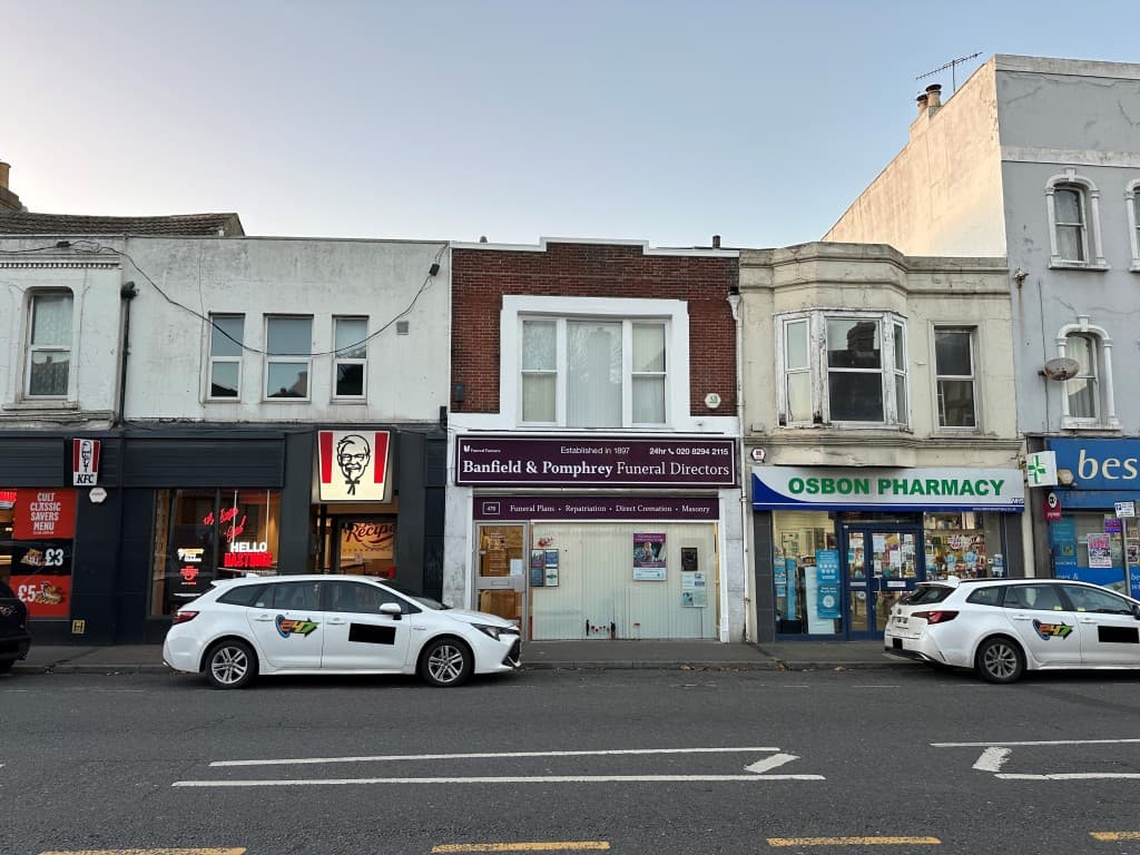 Three Storey Commercial Unit For Investment