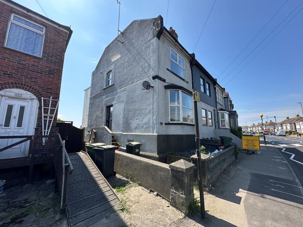 Three-Bedroom End-Terrace Property