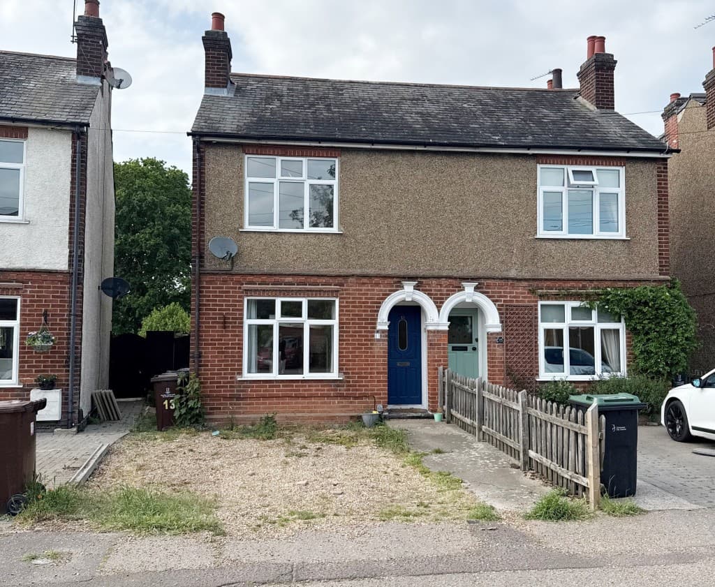Two-Bedroom Semi-Detached House With Driveway