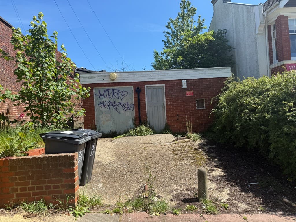 Former Police Office With Potential