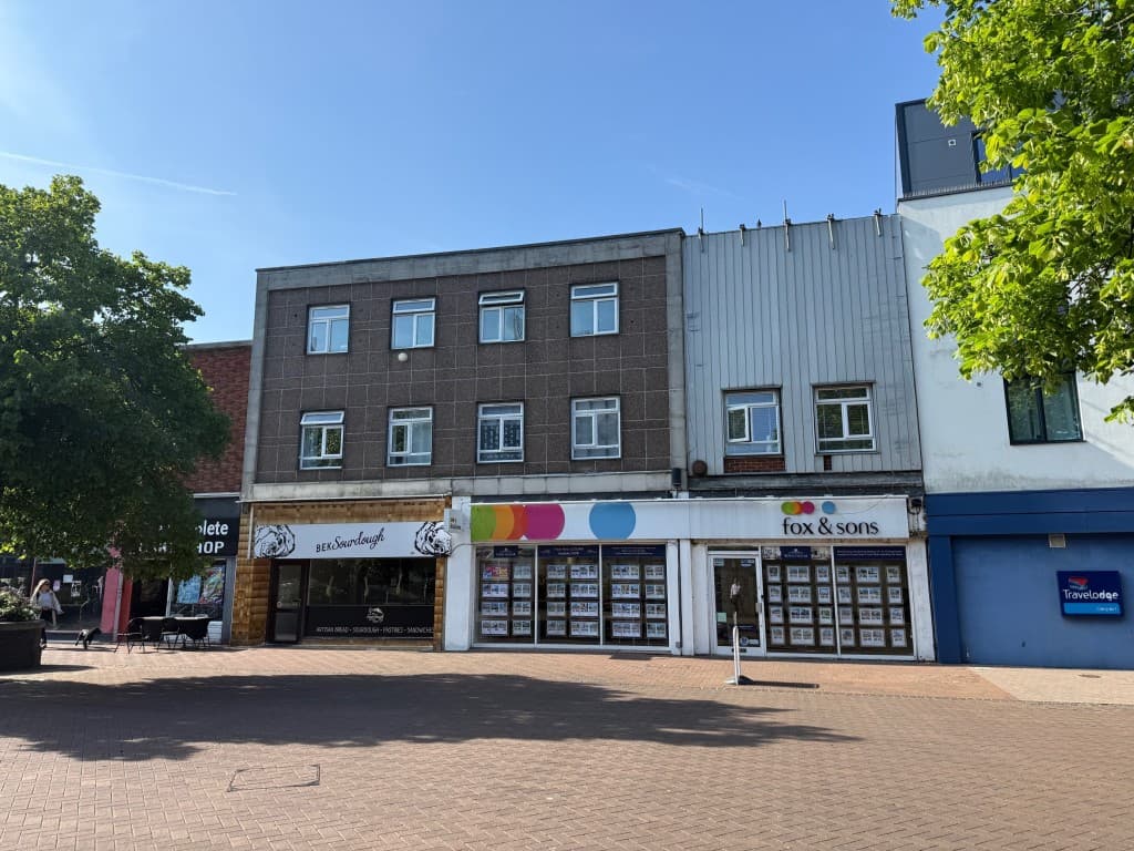 Town Centre Leasehold Flat