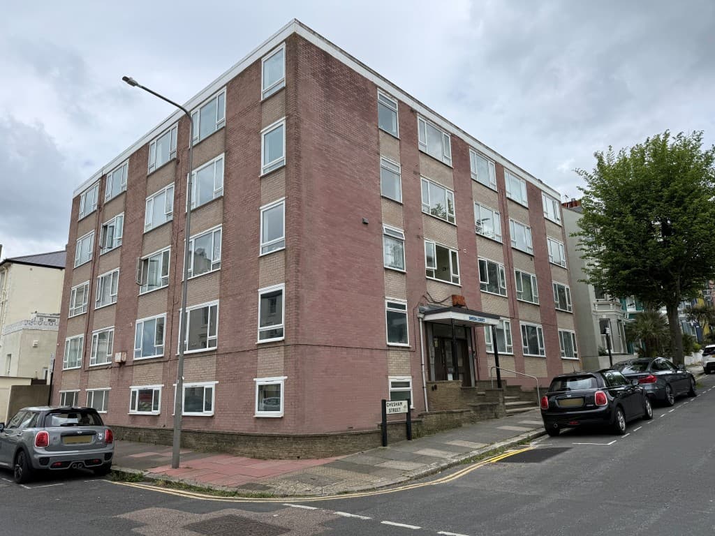 Two-Bedroom Flat Just Off The Seafront