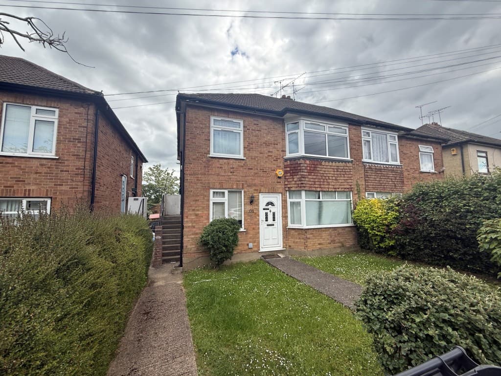 Two-Bedroom Flat For Modernisation