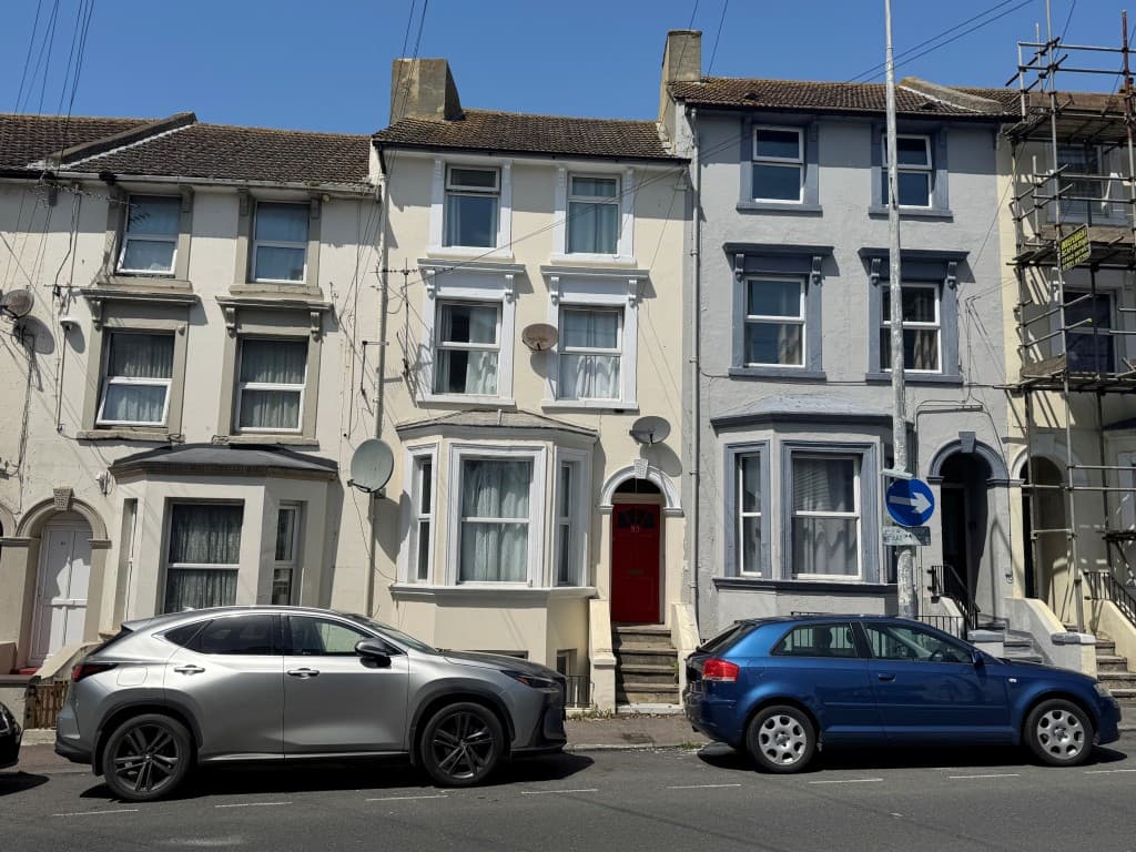 Freehold Two-Bedroom Maisonette And Ground Rent