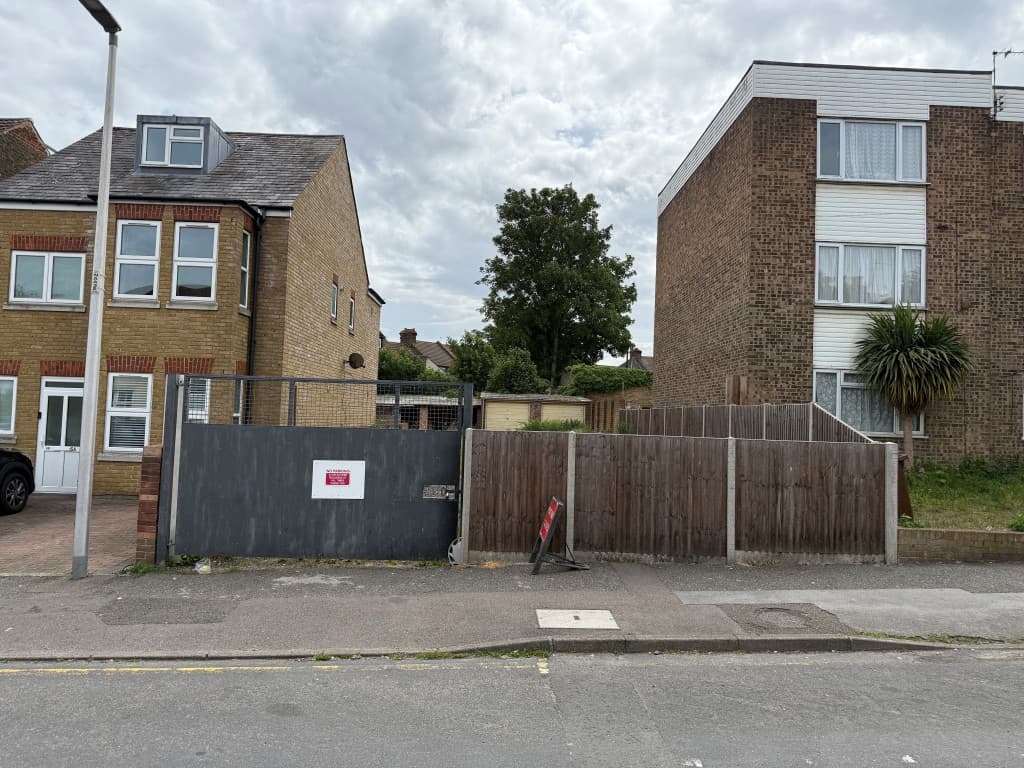 Builders Yard With Planning For Five Bedroom Detached House