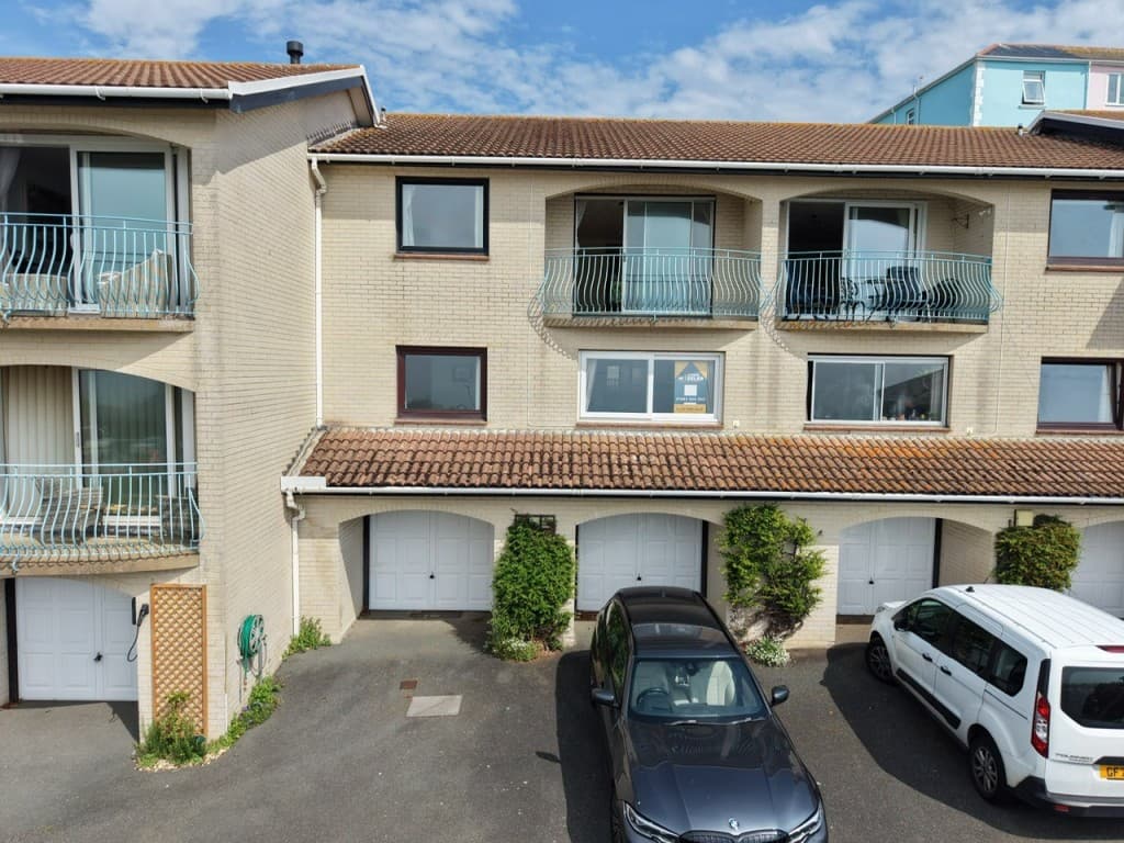 Two-Bedroom Flat With Garage, Balcony And Splendid Sea View