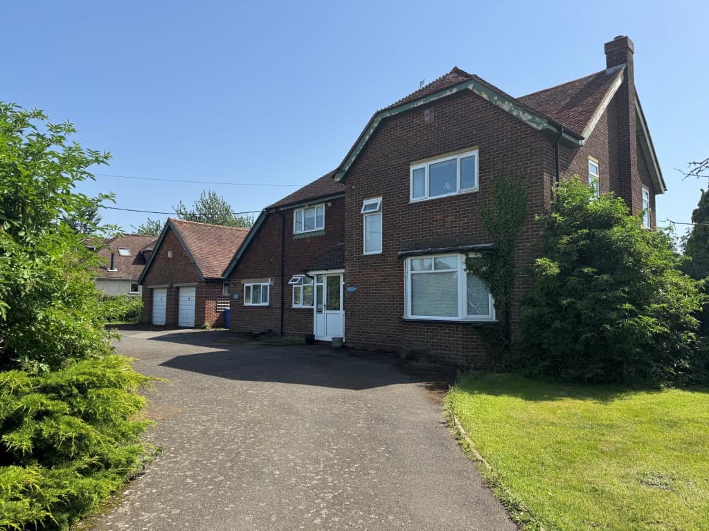 Detached Four-Bedroom House - Residential Investment