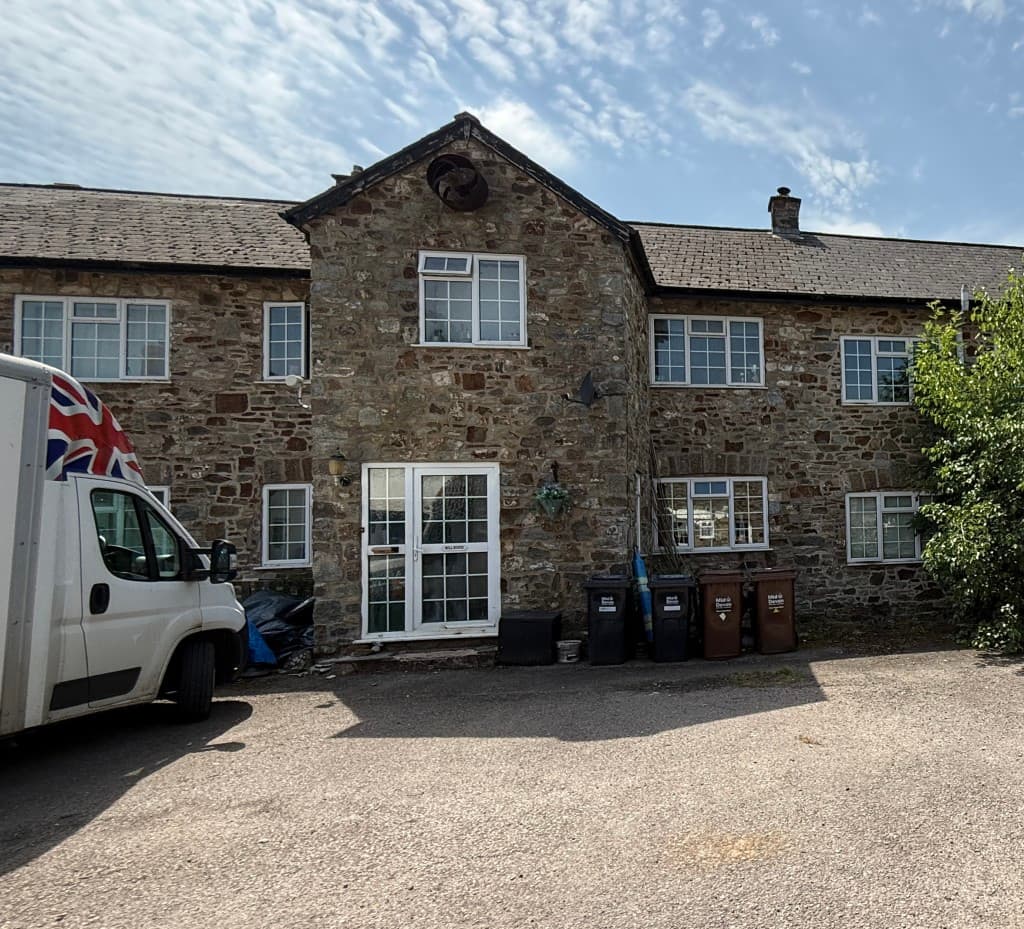 Three-Bedroom Semi-Detached Cottage Situated Within The Higher Grants Farm Estate