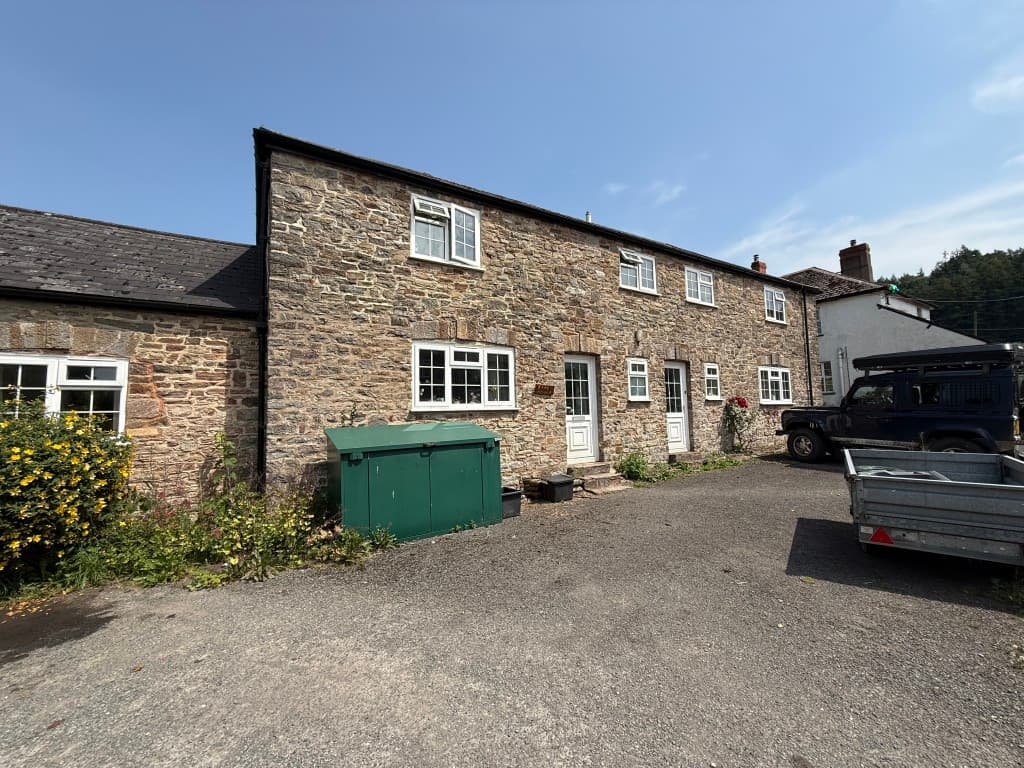 Four-Bedroom Terrace House Situated Within The Higher Grants Farm Estate
