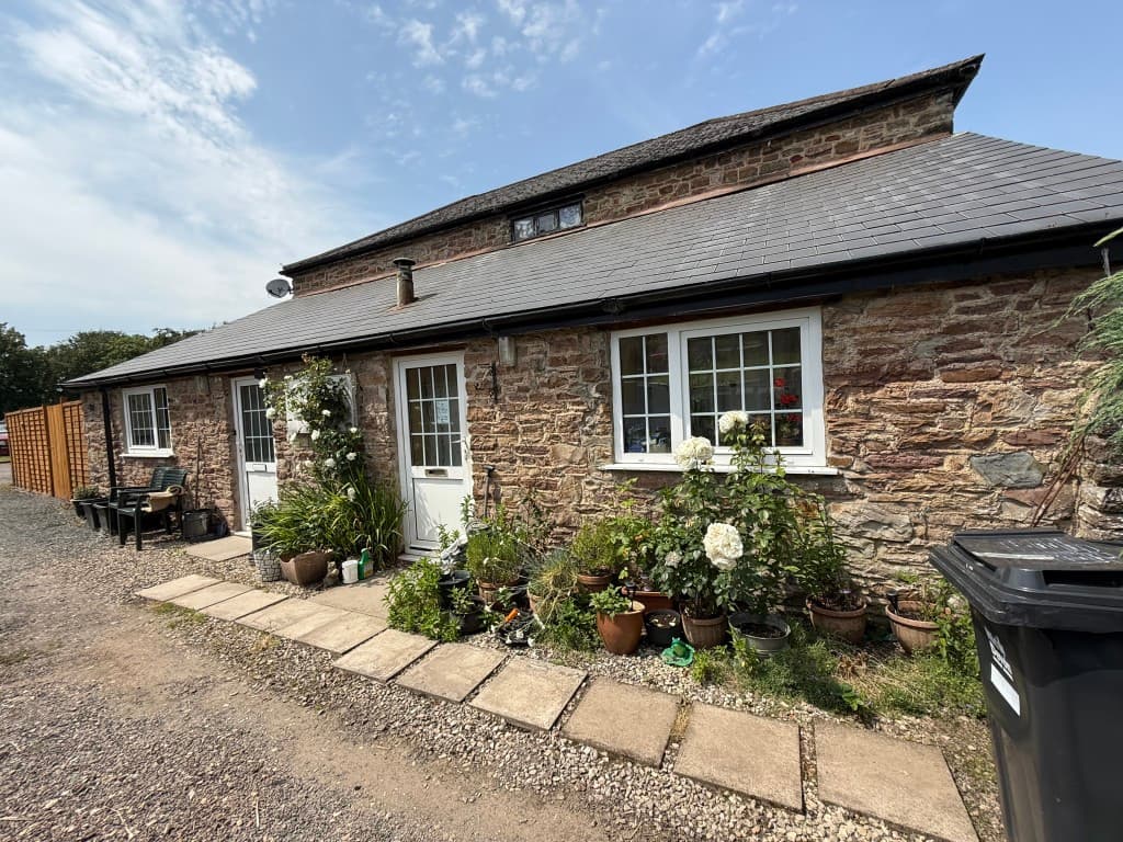 Two-Bedroom Semi-Detached Cottage Situated Within Higher Grants Farm
