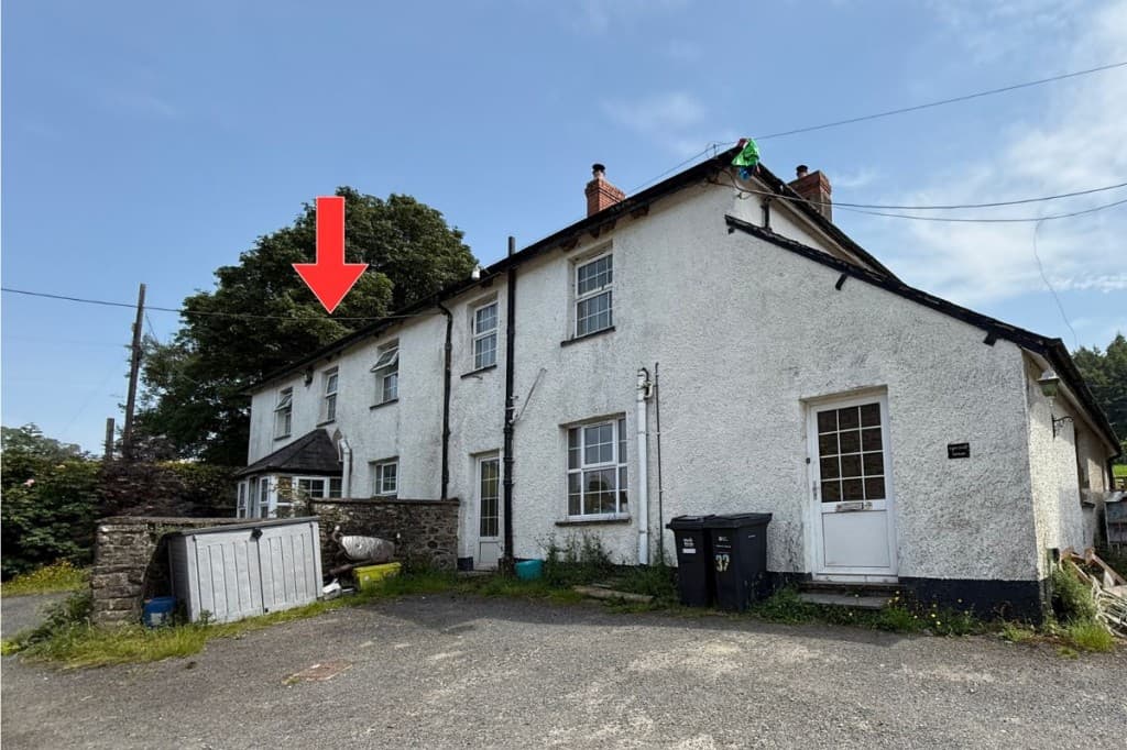 Two-Bedroom Flat Situated Within Higher Grants Farm