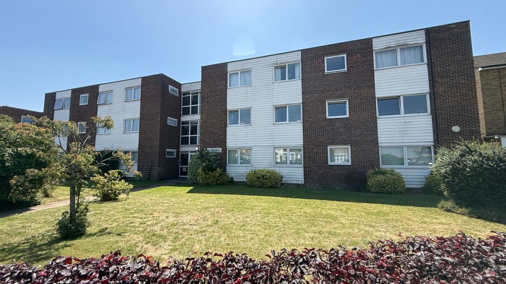 Vacant Two-Bedroom Ground Floor Flat In Convenient Residential Location