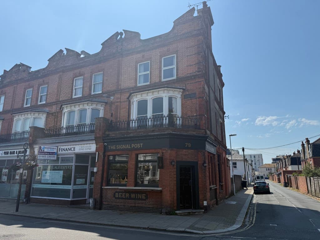 Two-Bedroom Split-Level Flat For Updating With Parking