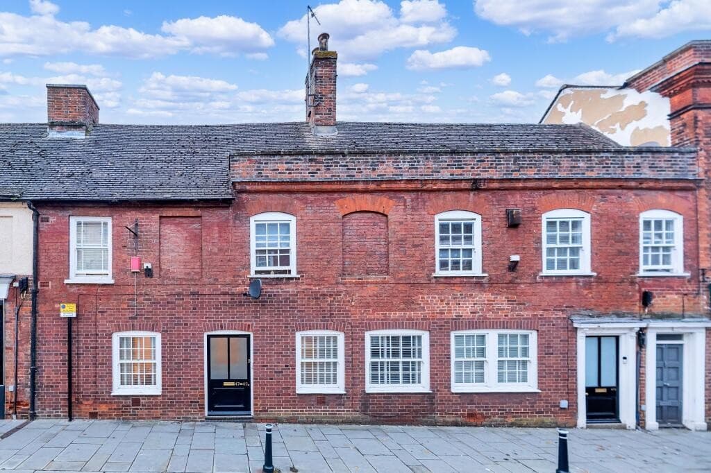 Ground Floor Flat Situated On High Street