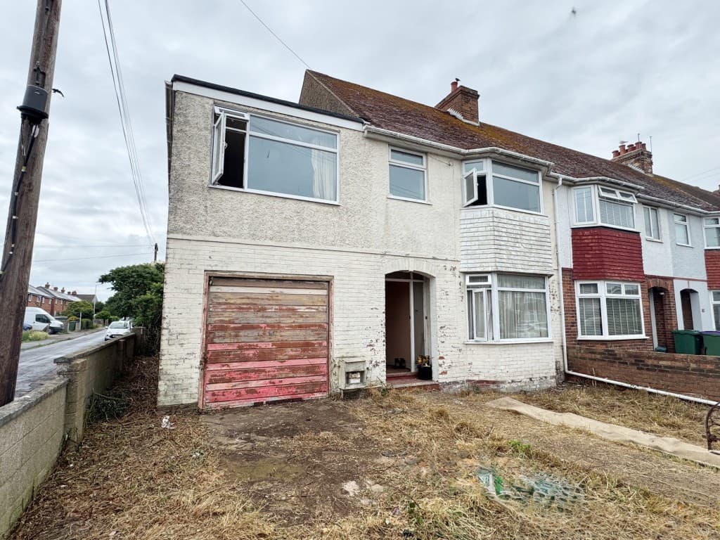 Five-Bedroom House For Total Refurbishment With Potential Plot