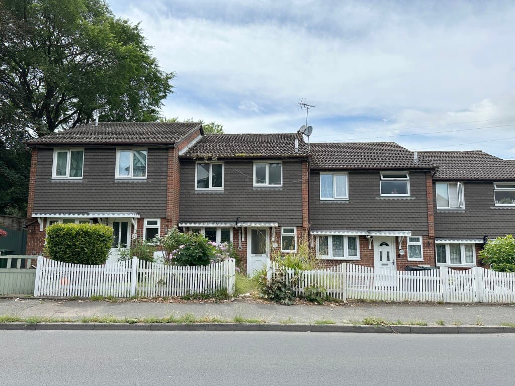 Terrace House For Repair And Refurbishment With Garage